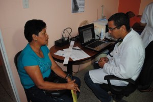 Las consultas cardiológicas las ofreció un especialista de la Misión Barrio Adentro