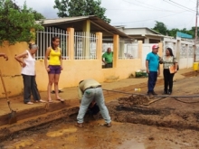 Municipalidad construye batea de drenaje en sector El Libertador de Upata