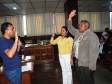 .. Alcalde juramentó a Sonia Pérez como Directora de Personal y José Prieto director de Registro Civil