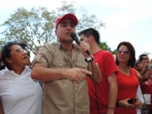 Alcalde Gustavo Muñiz durante su discurso.