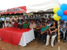 Al acto inaugural asistieron habitantes de la comunidad acompañados del tren ejecutivo del Alcalde Gustavo Muñiz