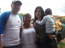El alcalde Muñiz y la Primera Dama compartieron con habitantes de Bella Vista