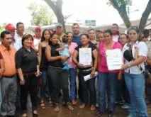 Consejos Comunales de El Manteco recibieron recursos de la mano del alcalde Gustavo Muñiz.