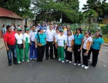 Alcalde Muñiz encabezó la caminata de docentes