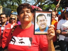El pueblo lamenta la partida física del Comandante Chávez