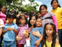 Los niños compartieron con la Primera Dama en San Lorenzo