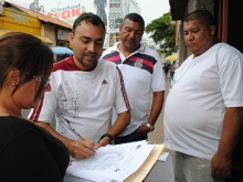 Alcalde Muñiz firma la permisología para construcción del sector privado 