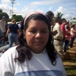 Sabrina Gil de Manganeso beneficiada con 100 pollos y motobomba
