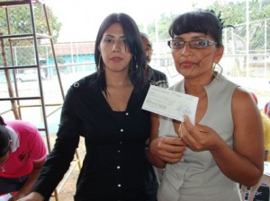 Presidenta de la Fundación Social Piar entregó porte a mujeres de El Pao