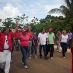 Alcalde Muñiz hizo un recorrido por calles asfaltadas con los habitantes del sector