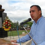 Alcalde Gustavo  Muñiz “el pueblo respondió al llamado de la patria, colocando su Bandera Nacional”