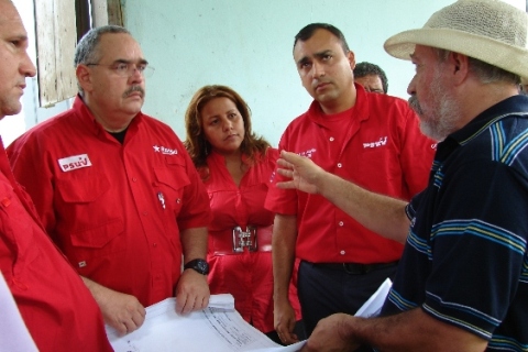 El Gobernador de Bolívar y Alcalde de Piar revisan proyecto del “Complejo Cultural Manuel Carlos Piar”.