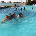Los niños y jóvenes de Fosjiu también disfrutaron de la playa y de la piscina