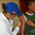 Estudiantes de la UNEFA realizaron las vacunaciones.