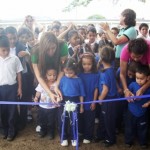 Los niños alegres junto a la Primera Dama realizan inauguración del Parque Infantil