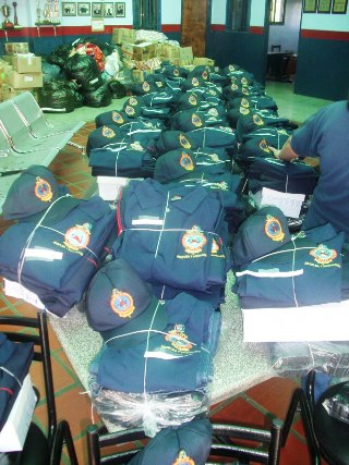 La Municipalidad entregó uniformes al cuerpo bomberil de Upata