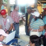 El alcalde Gustavo Muñiz compartió con los productores durante el censo