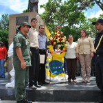 Ofrendas floral al padre de la patria Simón Bolívar